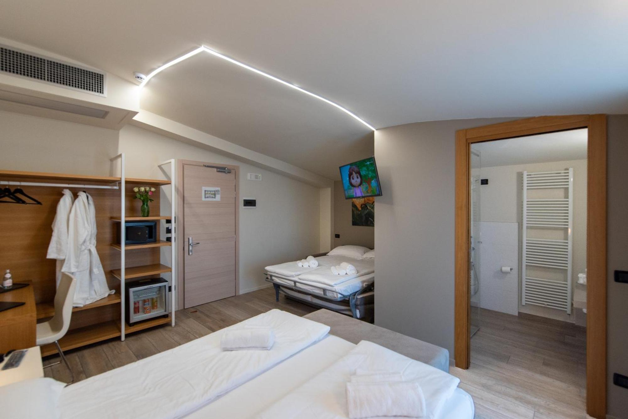 Ile Hotel Peschiera del Garda Exterior photo