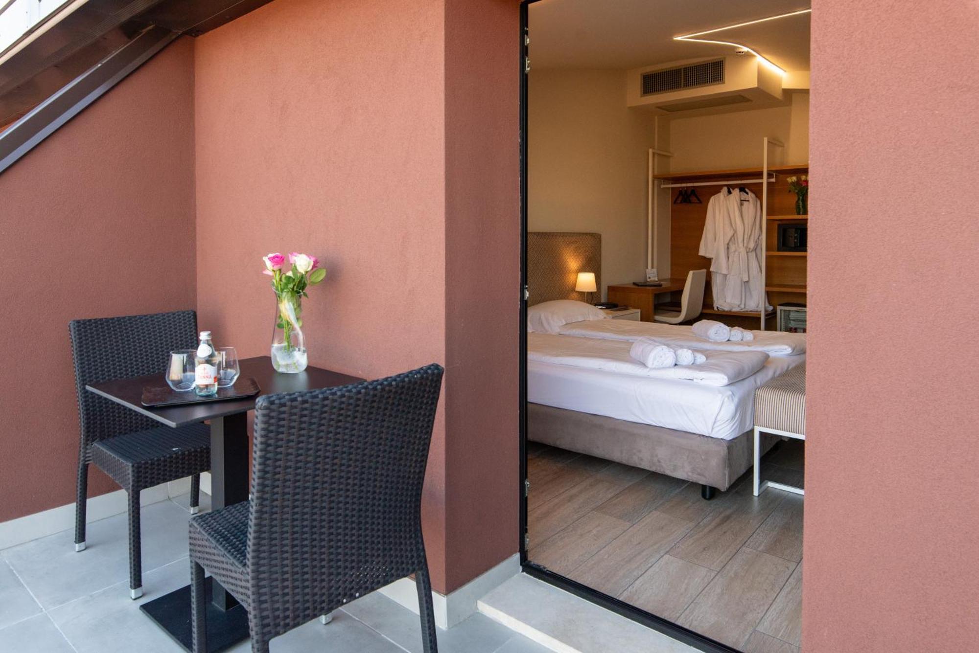 Ile Hotel Peschiera del Garda Exterior photo
